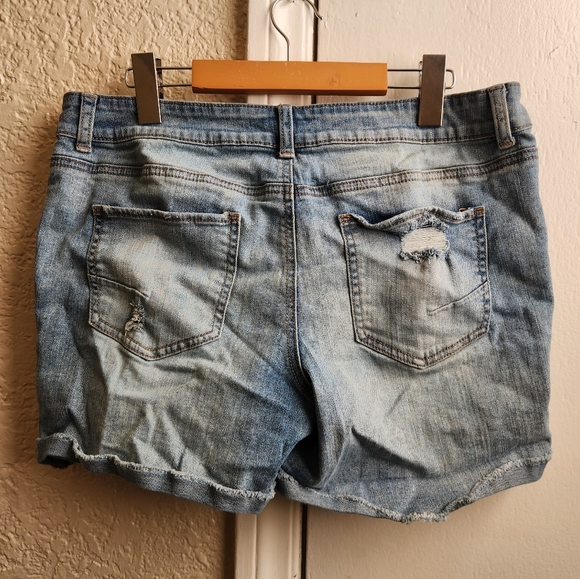maurices- button front denim shorts - Picture 4 of 5